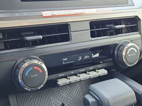 Certified 2025 Toyota Tacoma SR5 AWD/4WD image 24