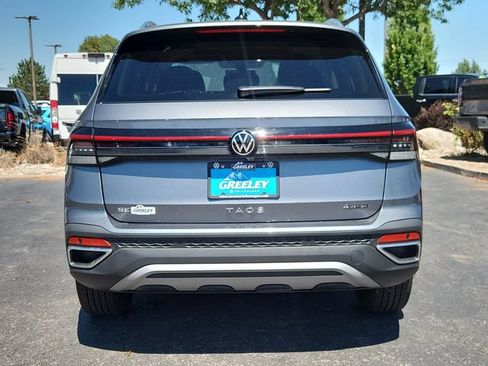 Used 2025 Volkswagen Taos SE AWD/4WD image 10