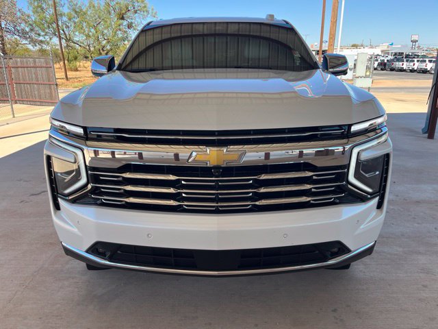 Used 2025 Chevrolet Suburban Premier AWD/4WD image 2