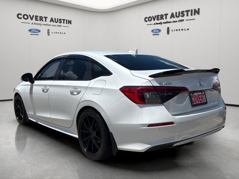 Used 2024 Honda Civic Touring image 3