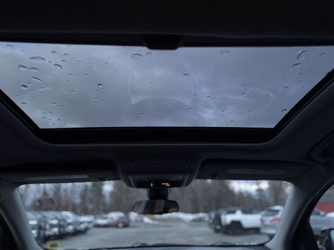 Certified 2023 GMC Acadia SLE w/ Driver Convenience Package image 25