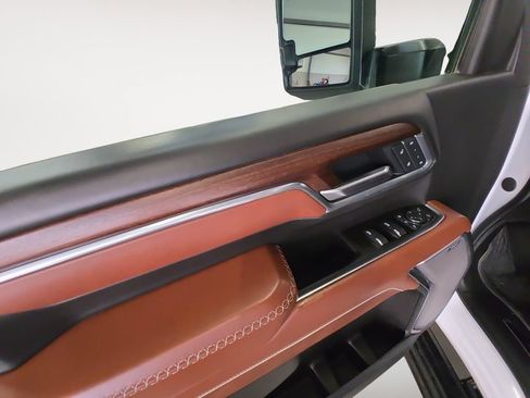 Used 2025 GMC Sierra 3500 Denali Ultimate AWD/4WD image 10