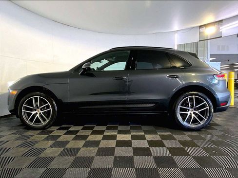 Certified 2025 Porsche Macan image 2