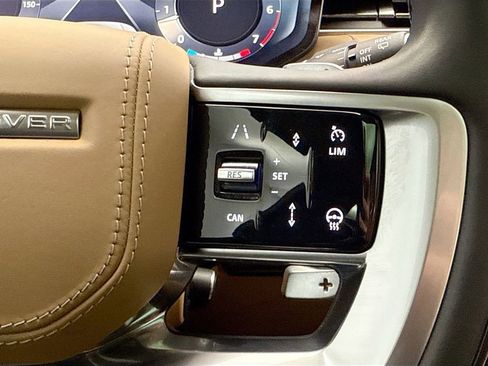 Used 2023 Land Rover Range Rover SE image 12