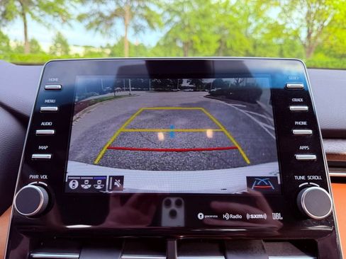 Used 2022 Toyota Avalon Limited w/ Advanced Safety Package FWD image 24