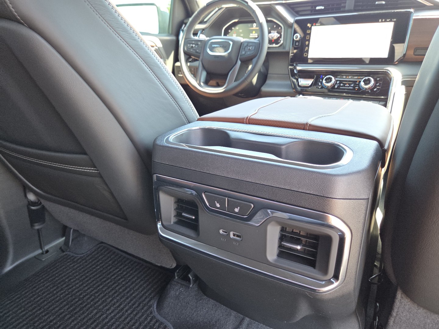 New 2026 GMC Sierra 1500 Denali Ultimate w/ LPO, Black Badging Package AWD/4WD image 29