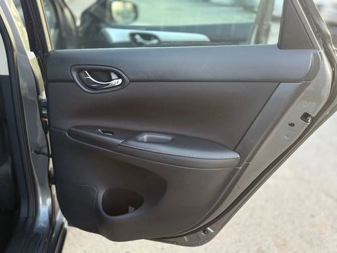 Used 2018 Nissan Sentra S w/ S Midnight Style Package image 17