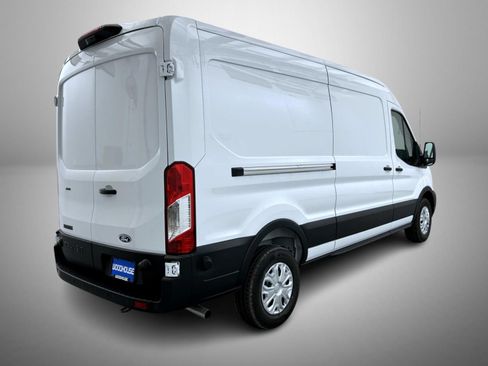 New 2027 Ford Transit 250 148 Medium Roof w/ Load Area Protection Package RWD image 5