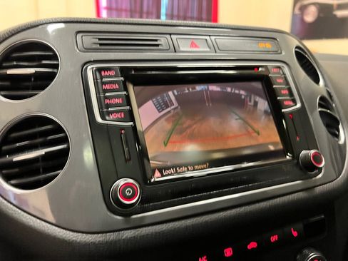 Used 2016 Volkswagen Tiguan SE FWD image 26