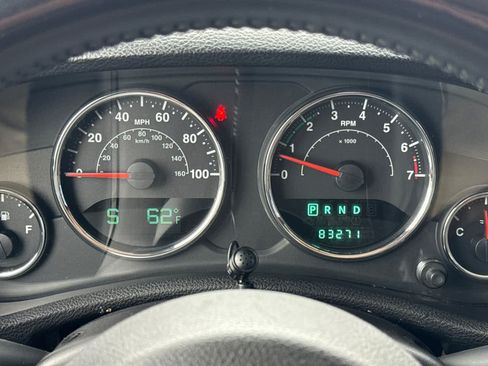Used 2014 Jeep Wrangler Unlimited Sahara w/ Connectivity Group AWD/4WD image 23