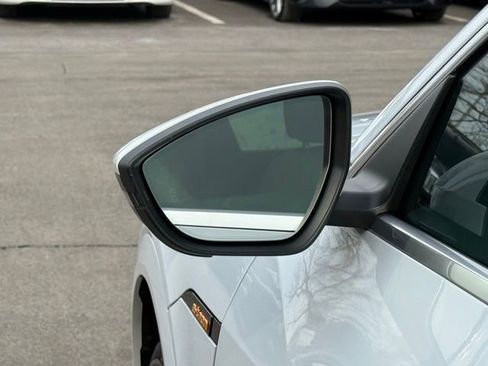 Used 2019 Audi e-tron Premium Plus image 15