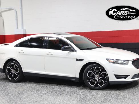 Used 2013 Ford Taurus SHO image 2