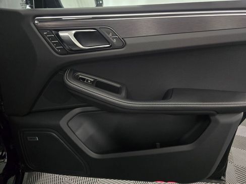 New 2026 Porsche Macan GTS image 27