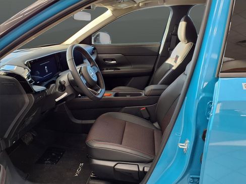 New 2026 Nissan Kicks SR AWD/4WD image 37