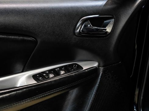 Used 2017 Dodge Journey SE image 42