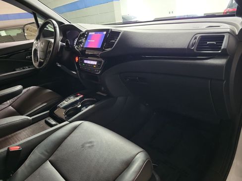 Used 2023 Honda Ridgeline Black Edition image 11