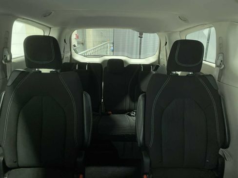 Used 2023 Chrysler Voyager LX FWD image 22