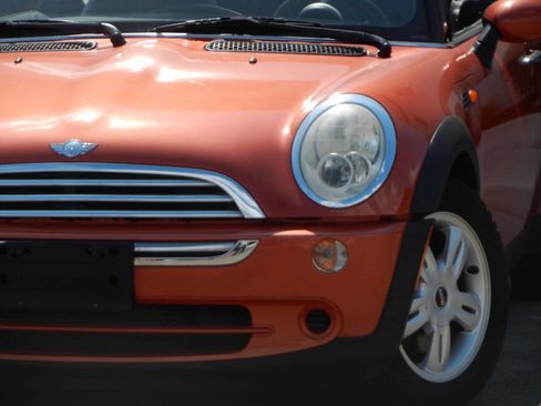 Used 2006 MINI Cooper Convertible FWD image 4