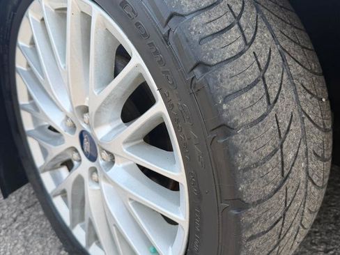 Used 2014 Ford Focus Titanium FWD image 5