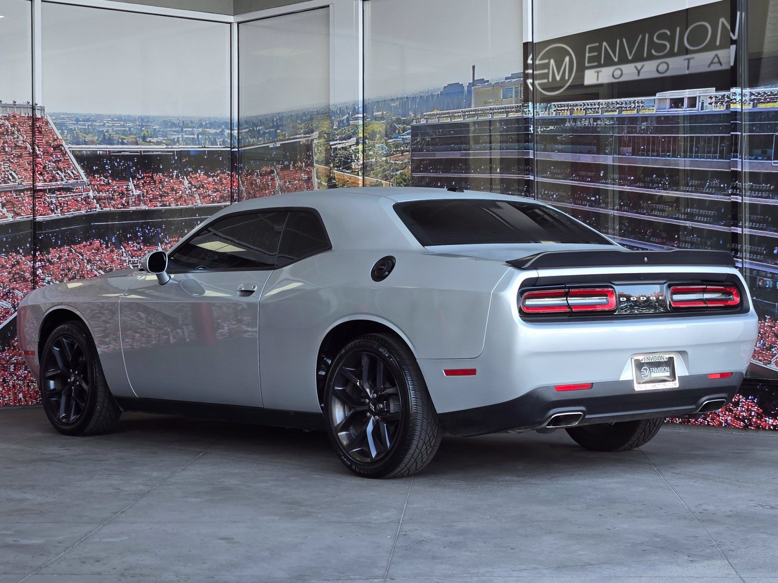 Used 2019 Dodge Challenger SXT w/ Blacktop Package RWD image 5