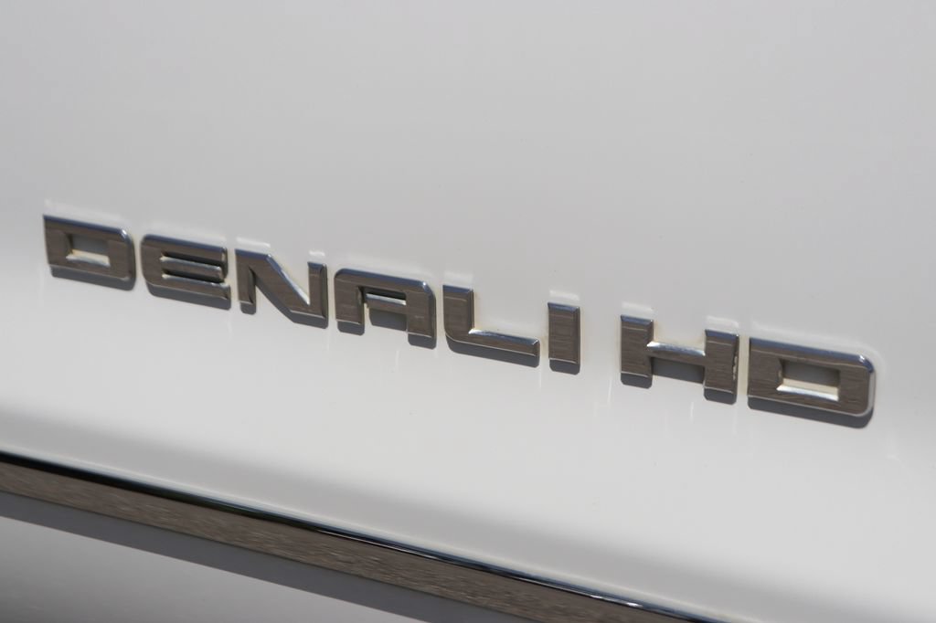 Used 2015 GMC Sierra 2500 Denali w/ Duramax Plus Package AWD/4WD image 51