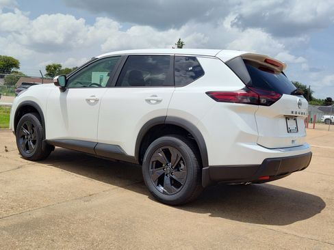 New 2026 Nissan Rogue SV FWD image 3