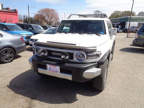 Used 2010 Toyota FJ Cruiser 4WD image 16