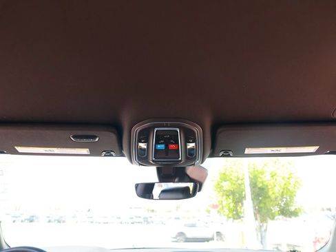 Used 2023 Jeep Wagoneer Series II AWD/4WD image 32
