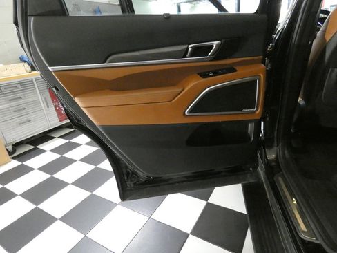 Used 2023 Kia Telluride AWD image 31