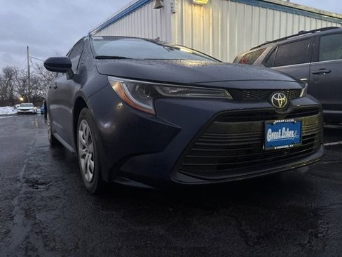 Used 2023 Toyota Corolla LE image 2