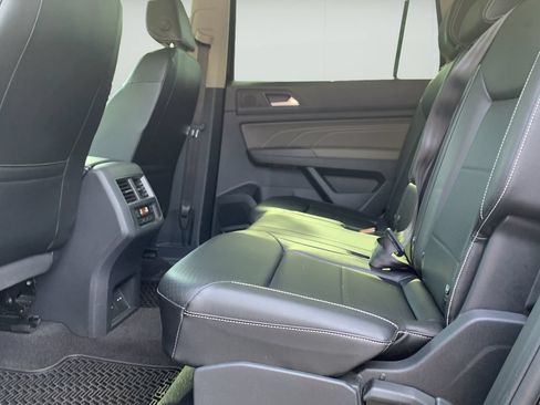 Used 2022 Volkswagen Atlas SE w/ Panoramic Sunroof Package AWD/4WD image 16
