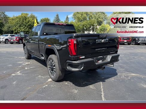 New 2025 GMC Sierra 3500 Denali Ultimate image 8