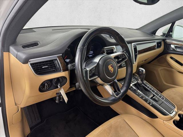 Used 2018 Porsche Macan AWD/4WD image 4