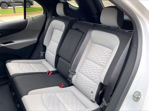 Used 2018 Chevrolet Equinox LT FWD image 20