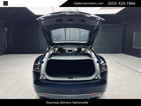 Used 2013 Tesla Model S Performance RWD image 27