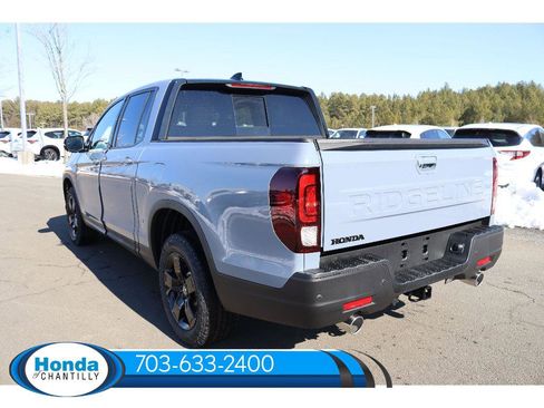 New 2026 Honda Ridgeline Black Edition image 5