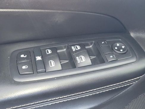 Used 2016 Jeep Grand Cherokee Limited image 29