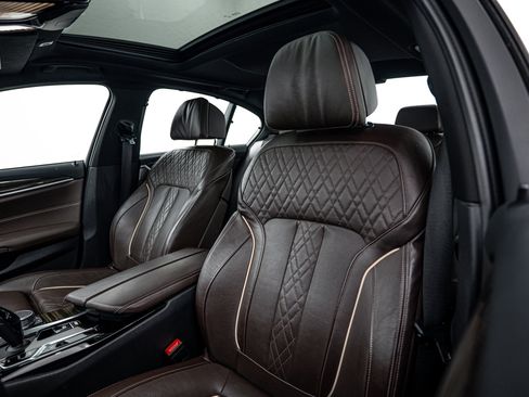 Used 2021 BMW 540i xDrive image 15