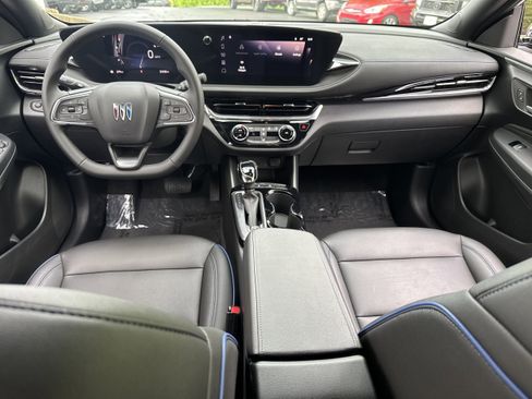 Used 2025 Buick Envista Sport Touring image 13