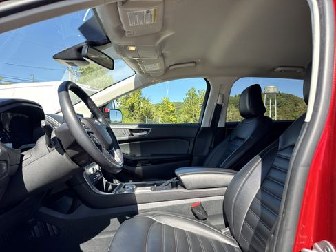 Used 2023 Ford Edge SEL image 12