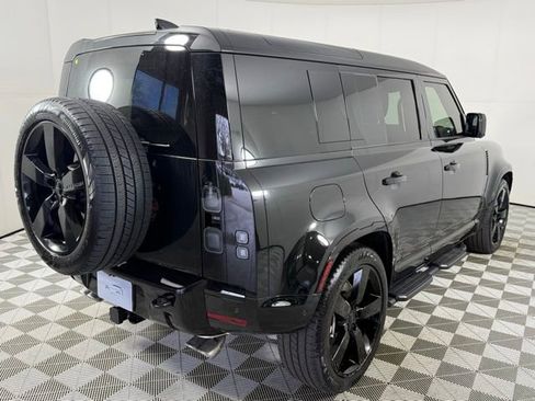 New 2026 Land Rover Defender 110 X-Dynamic SE image 7