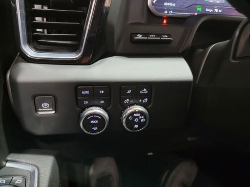 Used 2024 GMC Sierra 3500 Denali w/ Technology Package image 32