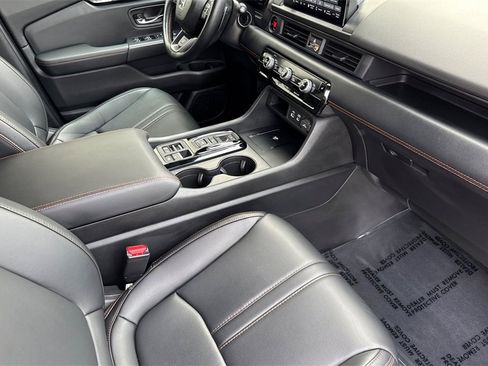 Certified 2025 Honda Pilot TrailSport image 21