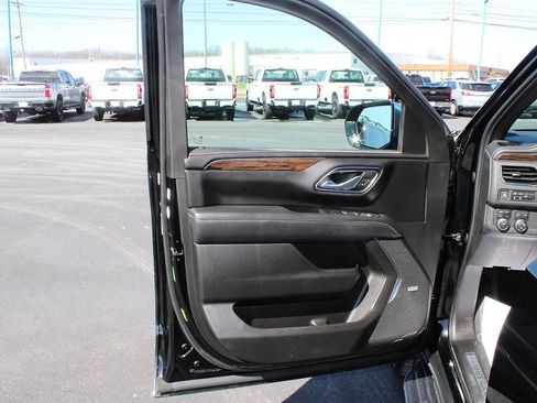 Used 2023 Chevrolet Tahoe Premier image 12