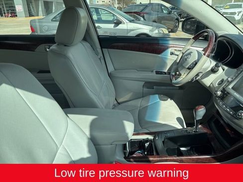 Used 2011 Toyota Avalon Limited image 6
