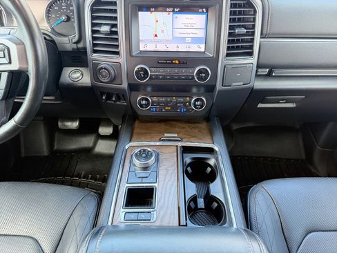 Used 2019 Ford Expedition Platinum RWD image 18