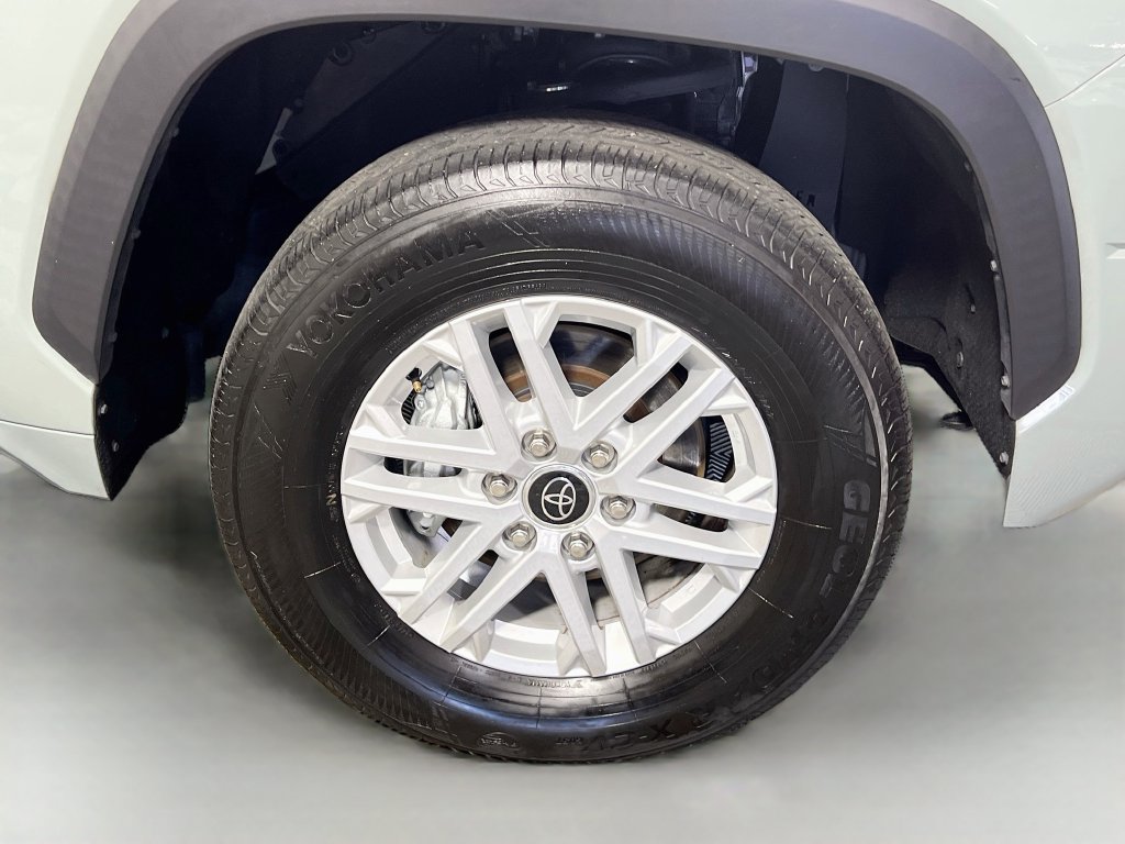 Used 2024 Toyota Tundra SR5 w/ SR5 Convenience Package RWD image 11