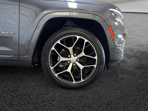 Used 2023 Jeep Grand Cherokee Summit AWD/4WD image 11