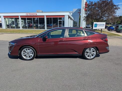 Used 2018 Honda Clarity Plug-In Hybrid image 2