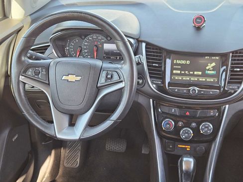 Used 2017 Chevrolet Trax Premier w/ Driver Confidence II Package image 26